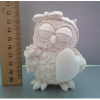 Гипсовая фигурка для раскрашивания статуэтка. Сова с букетом и сердцем